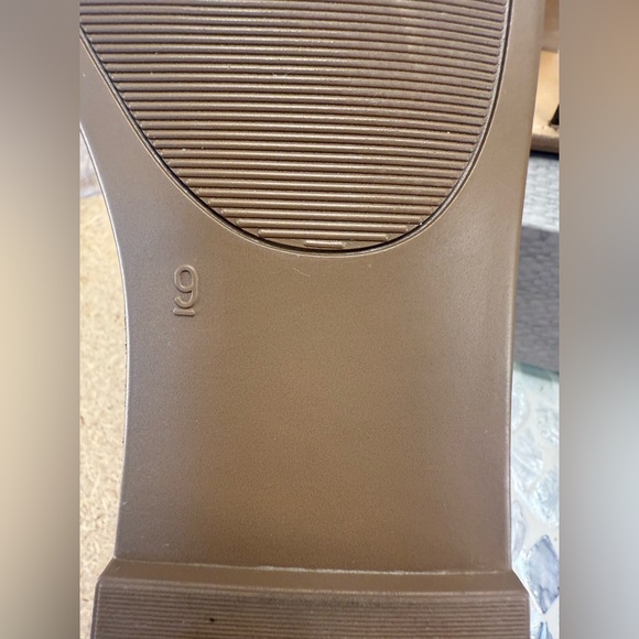 Maurice’s Angela pewter Gladiator Sandals with Cage Design size 9 - Picture 11 of 13